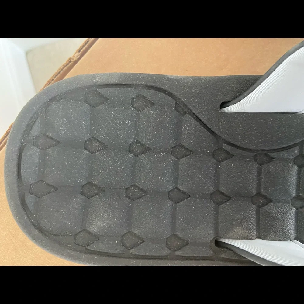 VOLCOM Recliner Flip Flops Size 8